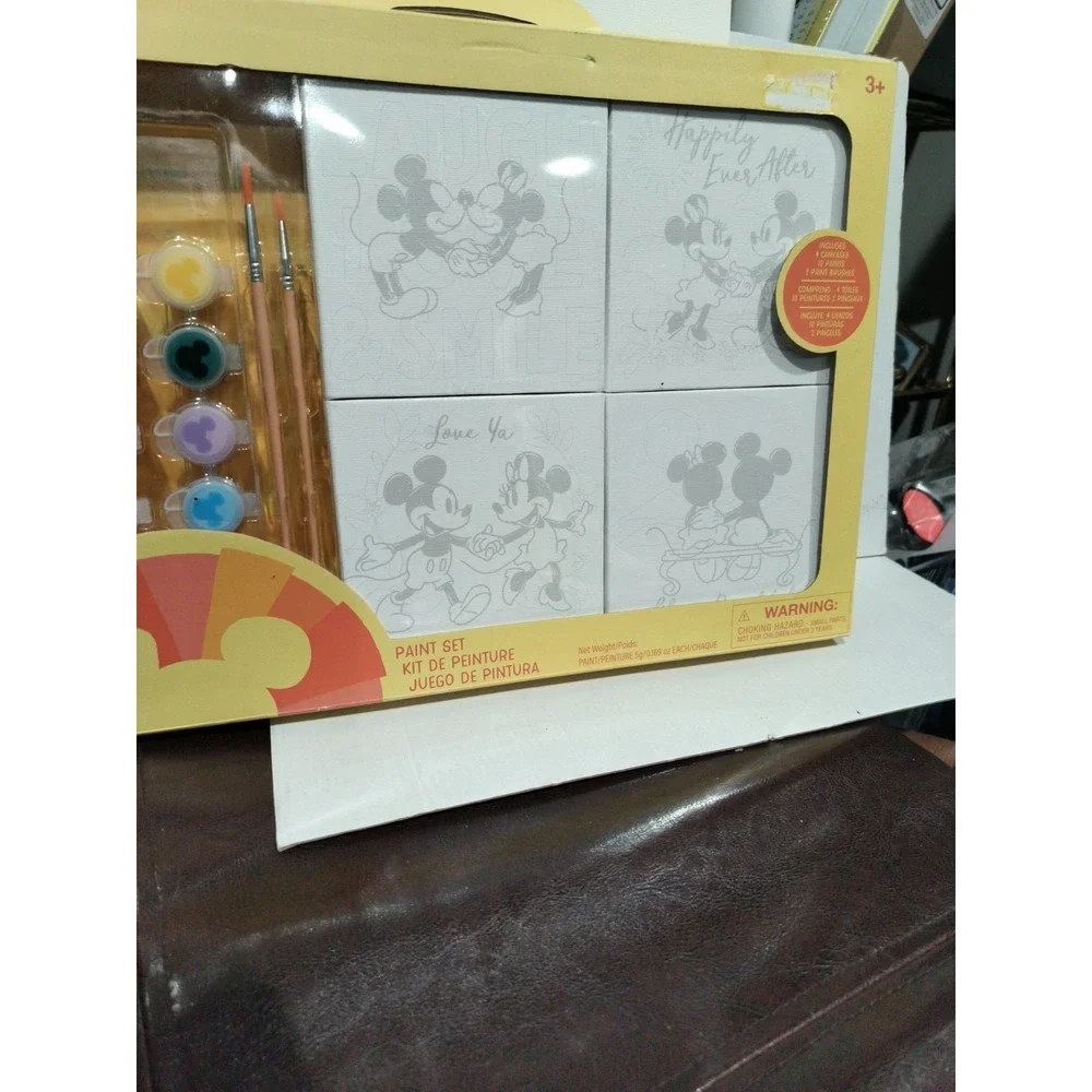 New Disney 16 Piece Mickey & Minnie Mouse paint set NIB